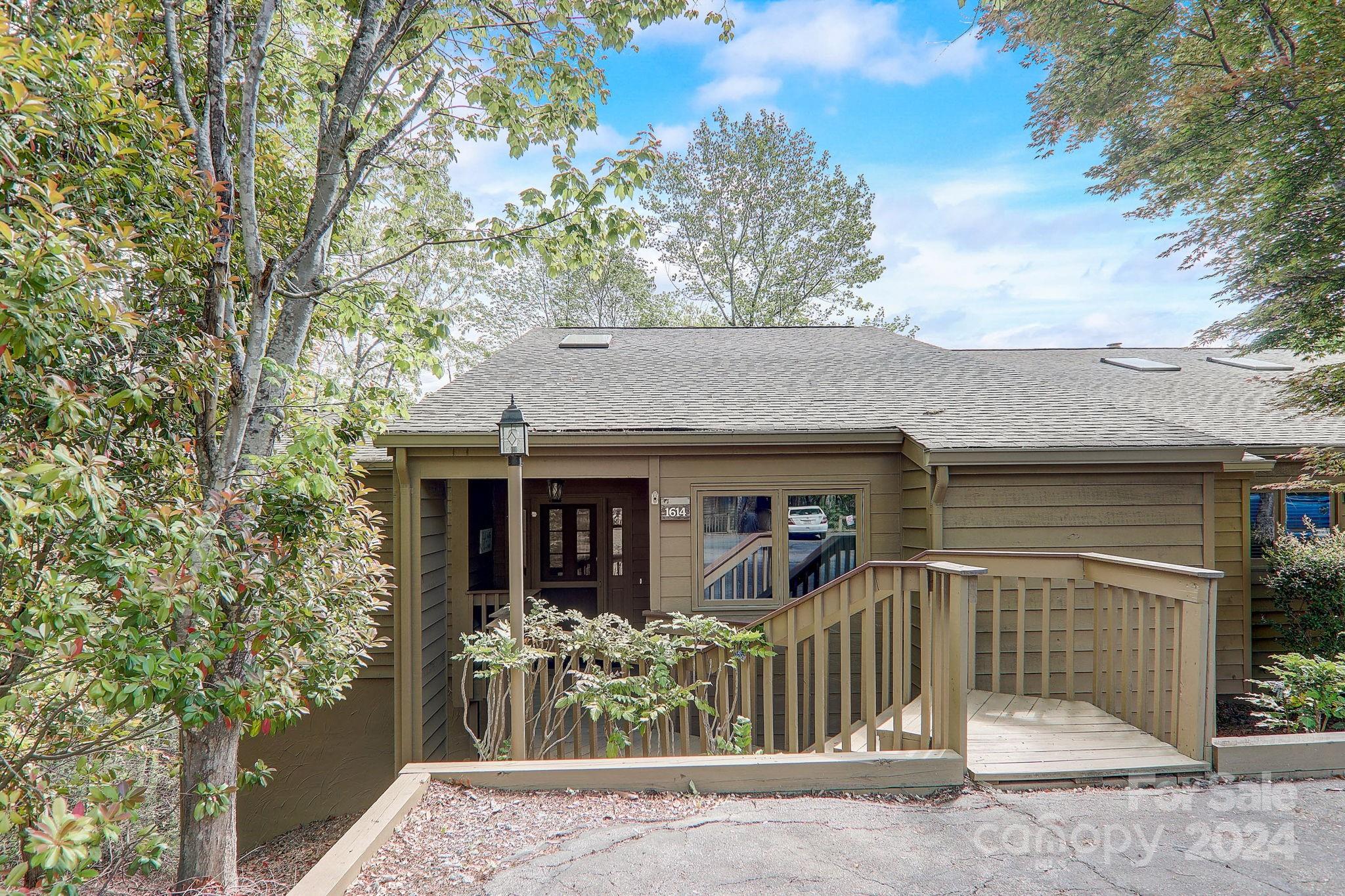 Rumbling Bald on Lake Lure - Residential