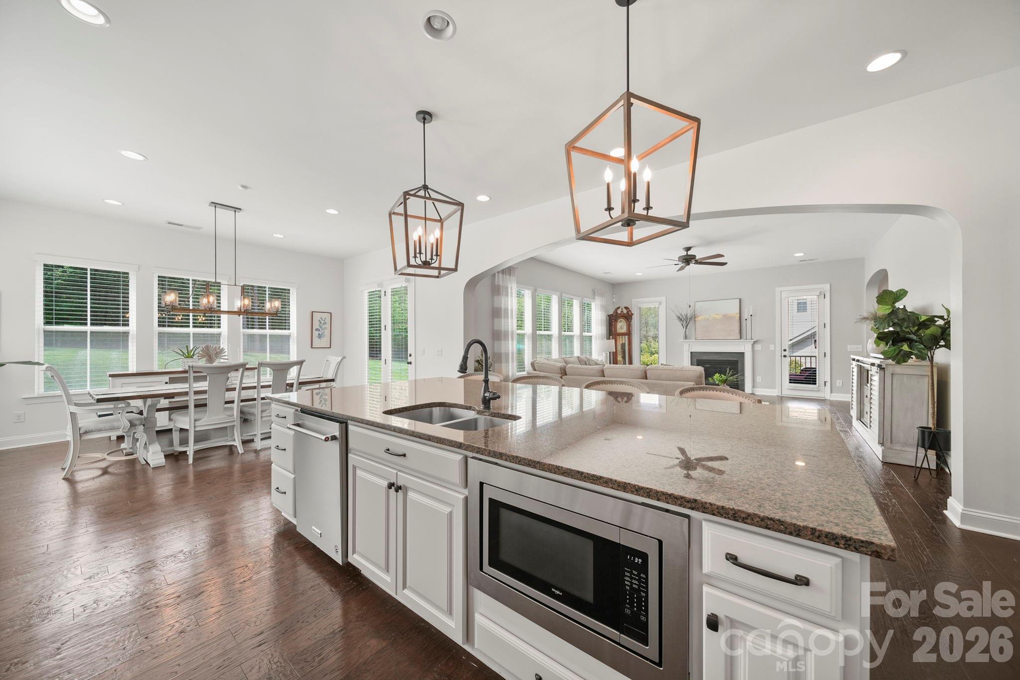 233 Monteray Oaks Circle