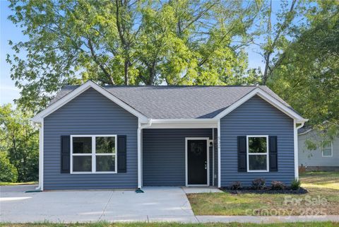 532 W Mclelland Avenue Mooresville NC 28115