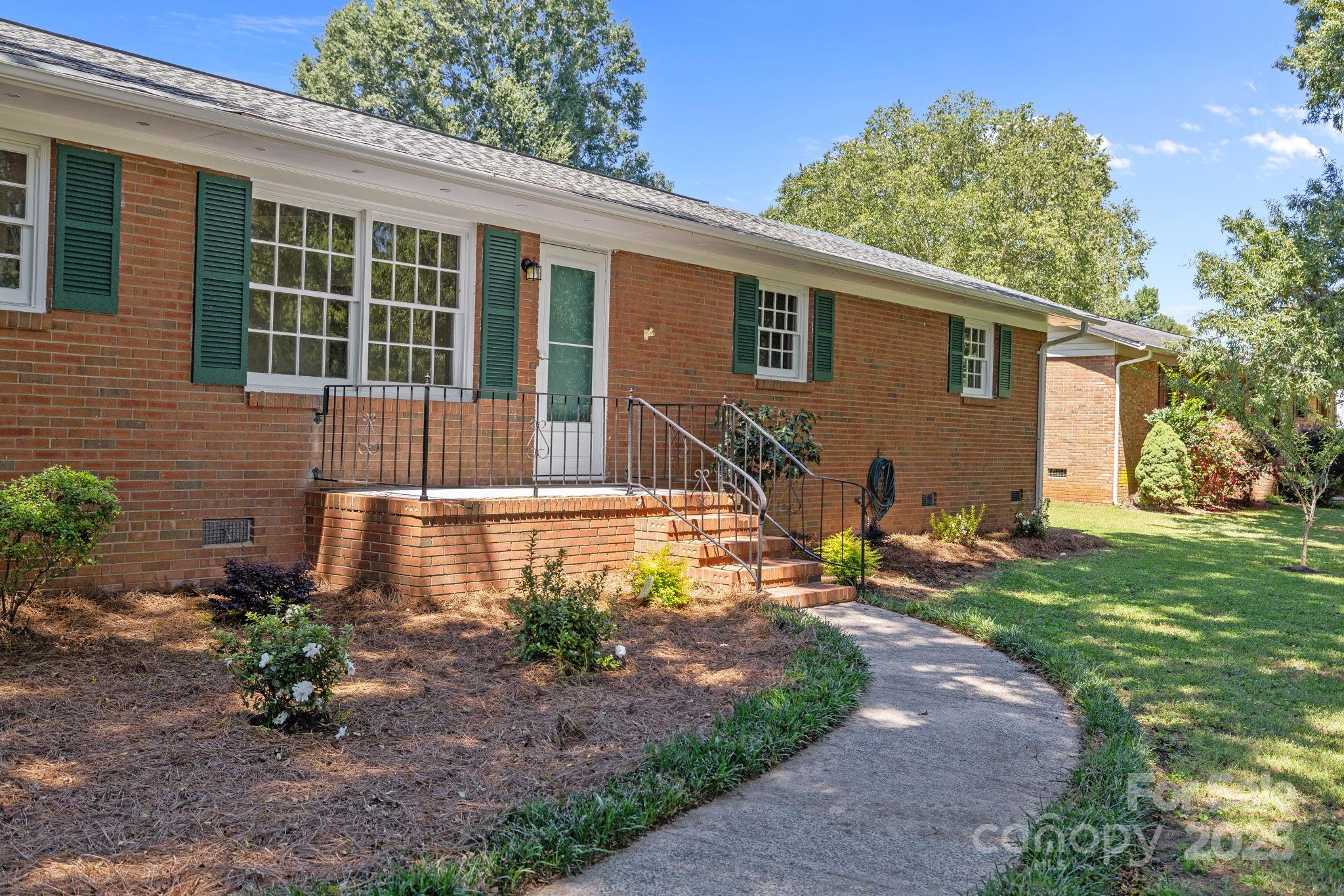 16409 Thompson Road