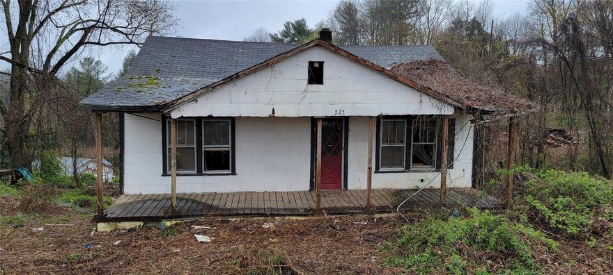 Needs total renovation. Buyer should assume all systems in the house need replacing. Functionality of electric, water, and heat unknown.  City water and septic. Adjoining lot also for sale. Drive by at your convenience or call for appointment. Cash or hard money loan, this house will not qualify for a traditional mortgage. No city taxes. Agent is owner.

ONLY ENTER THROUGH BASEMENT DOOR. UPSTAIRS FLOORS HAVE MULTIPLE ROTTEN SPOTS AND IT IS UNSAFE. ONLY ENTER THROUGH BASEMENT DOOR.