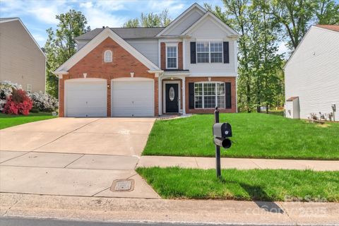 1216 Stourbridge Lion Drive Charlotte NC 28213