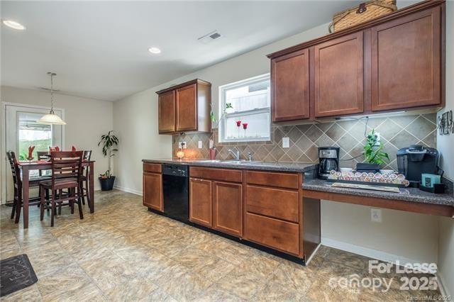 Kelly Woods - Residential Lease