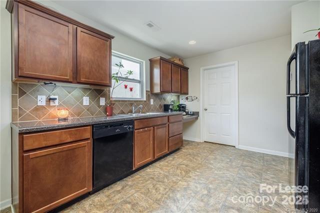 Kelly Woods - Residential Lease