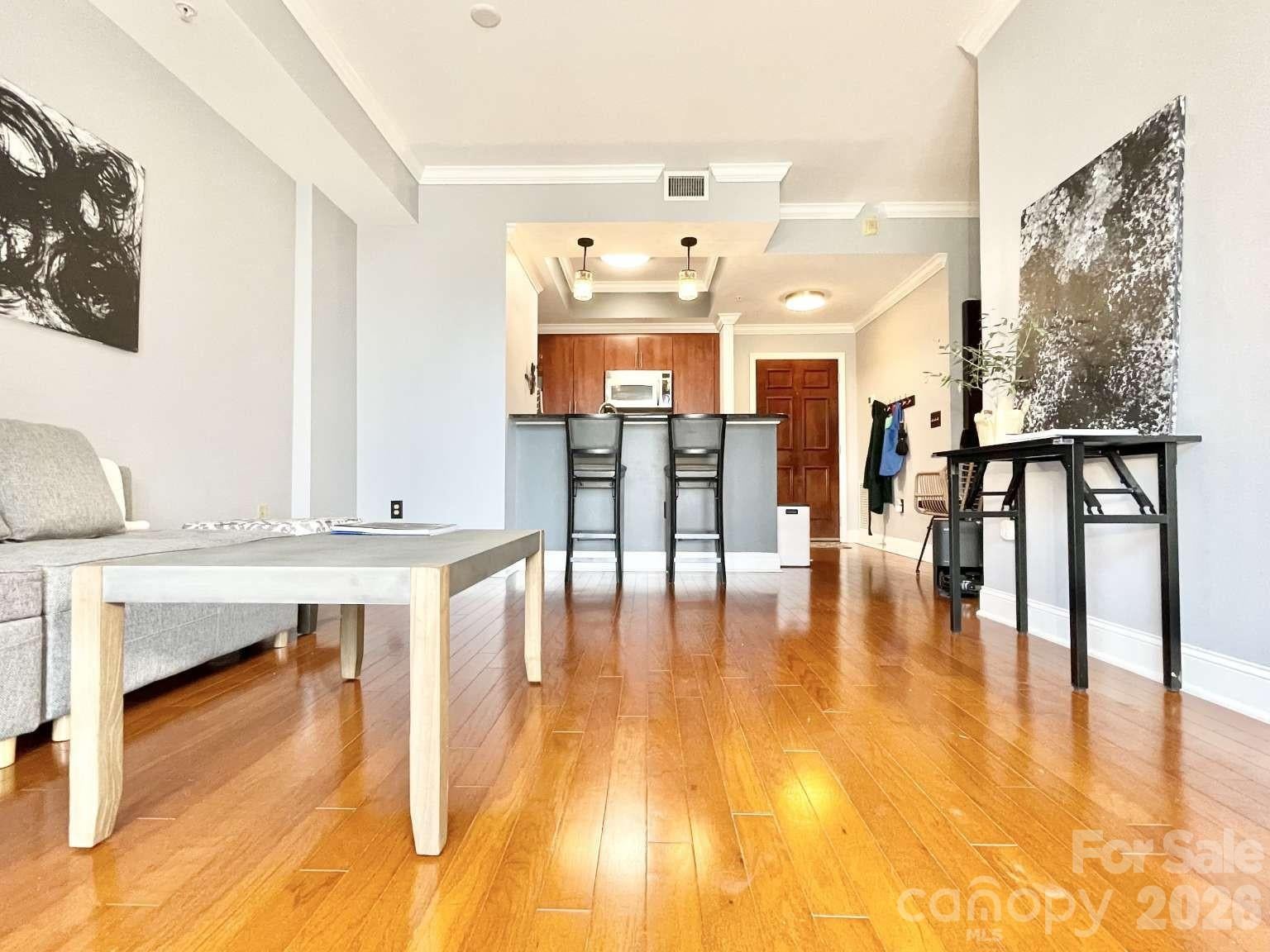 300 W 5th Street 546