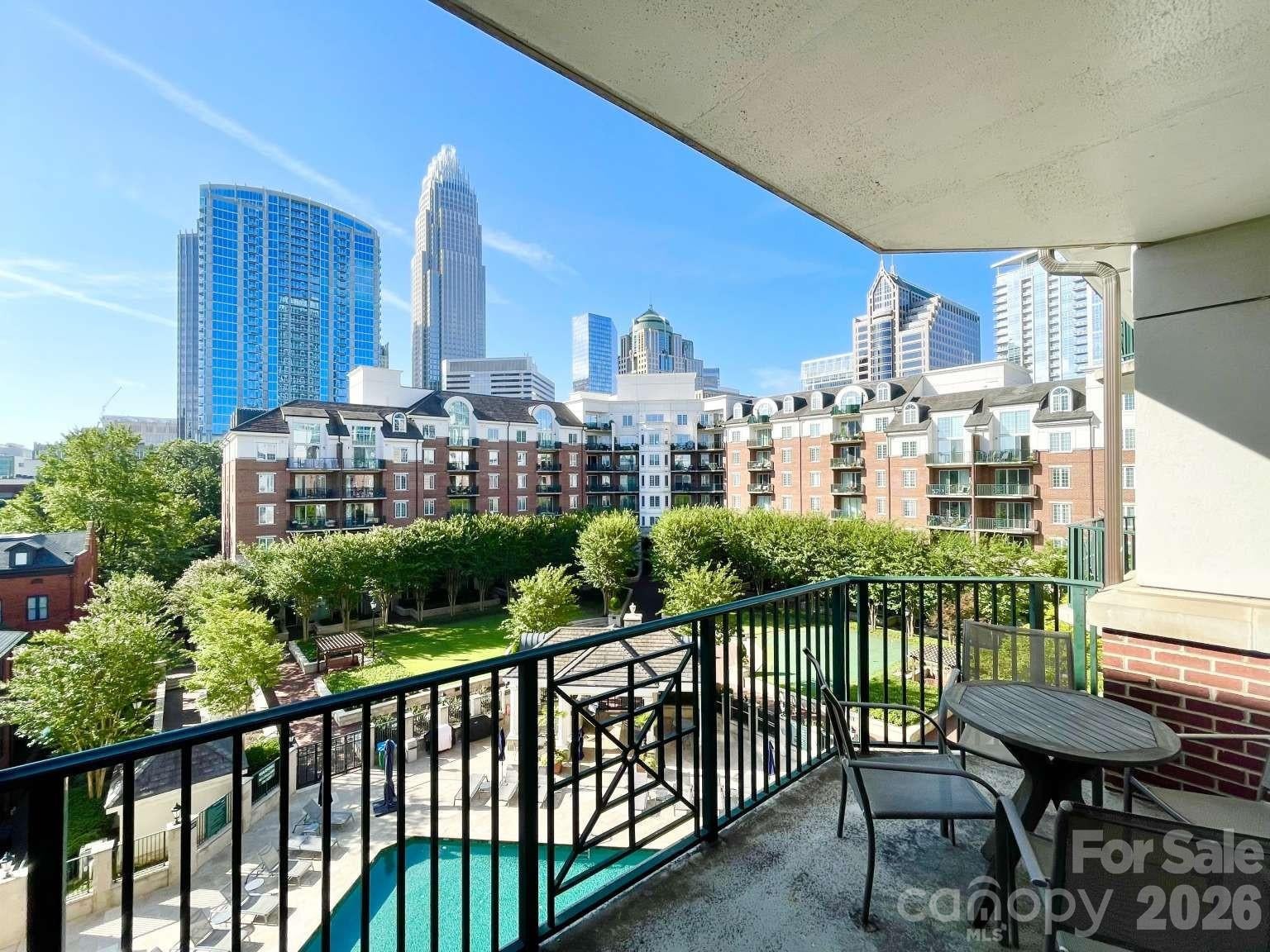 300 W 5th Street 546