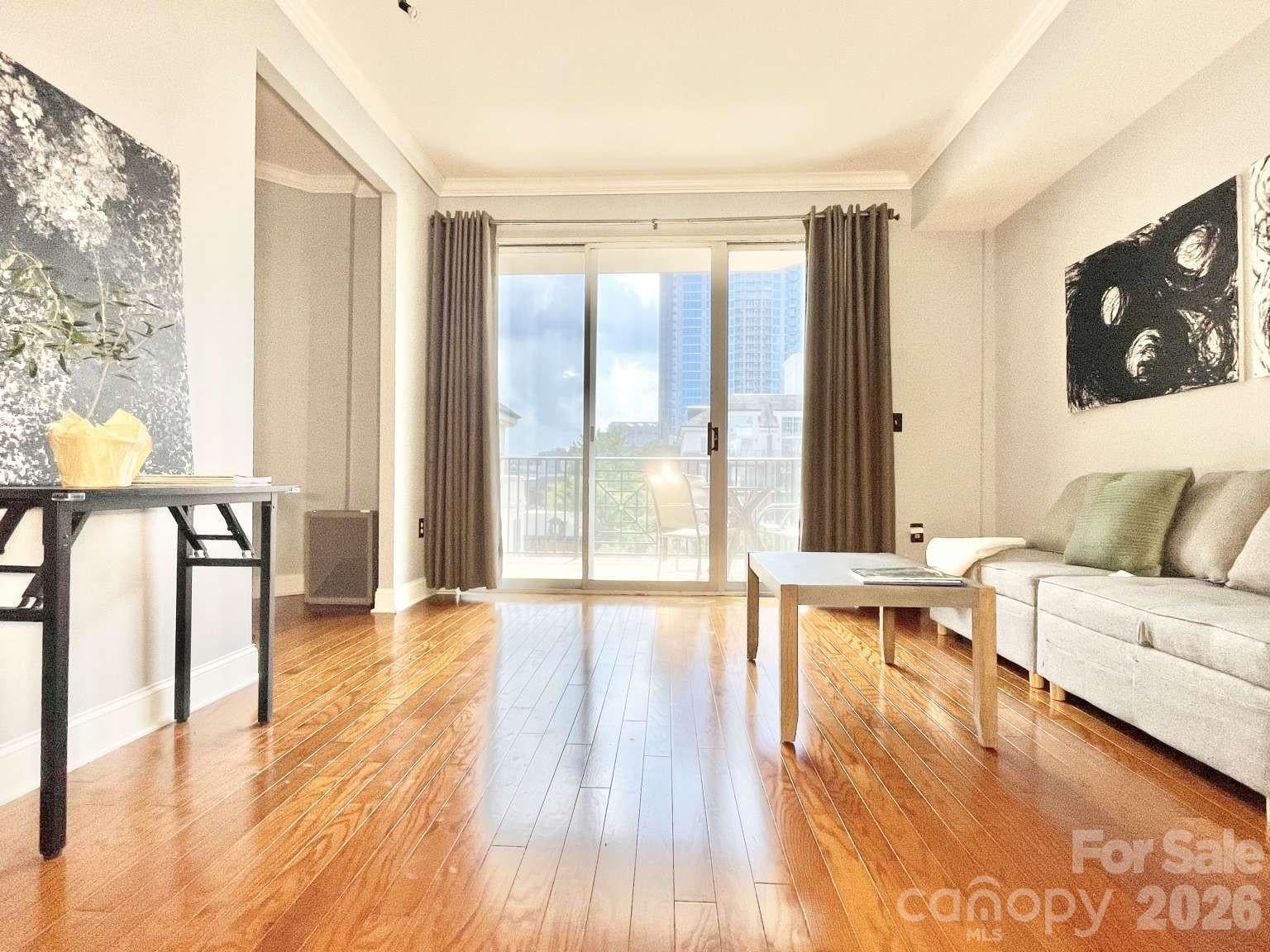 300 W 5th Street 546