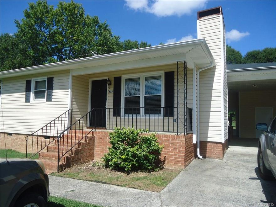 JUST THE RIGHT SIZE FOR YOU. Can be a 3 or a 4 bedroom home. Back bedroom/bonus room has its own rear entrance and 2 large closets. Lots of closets thru out the home for ample storage. Clean, neat and ready to move into. Roof and water heater replace in the last 3 years. Newer energy efficient windows. Fenced backyard with 2 gates, great patio area and a storage shed. Carport keeps you out of the bad weather. Exterior is vinyl sided for low maintenance. A GREAT HOME AT A GREAT PRICE!