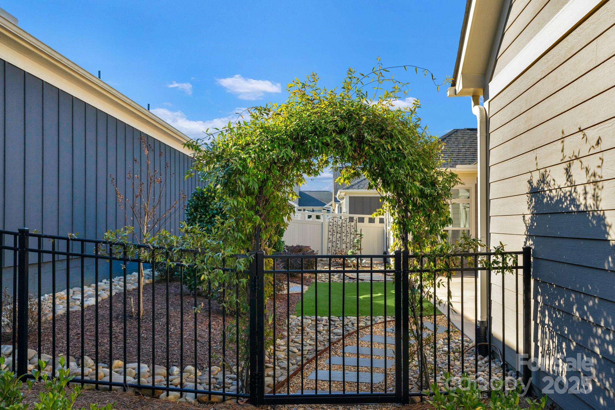 The Courtyards at Wesley Chapel - Residential