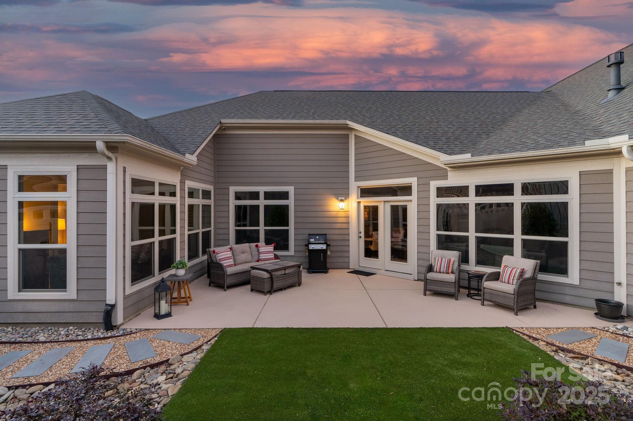 The Courtyards at Wesley Chapel - Residential