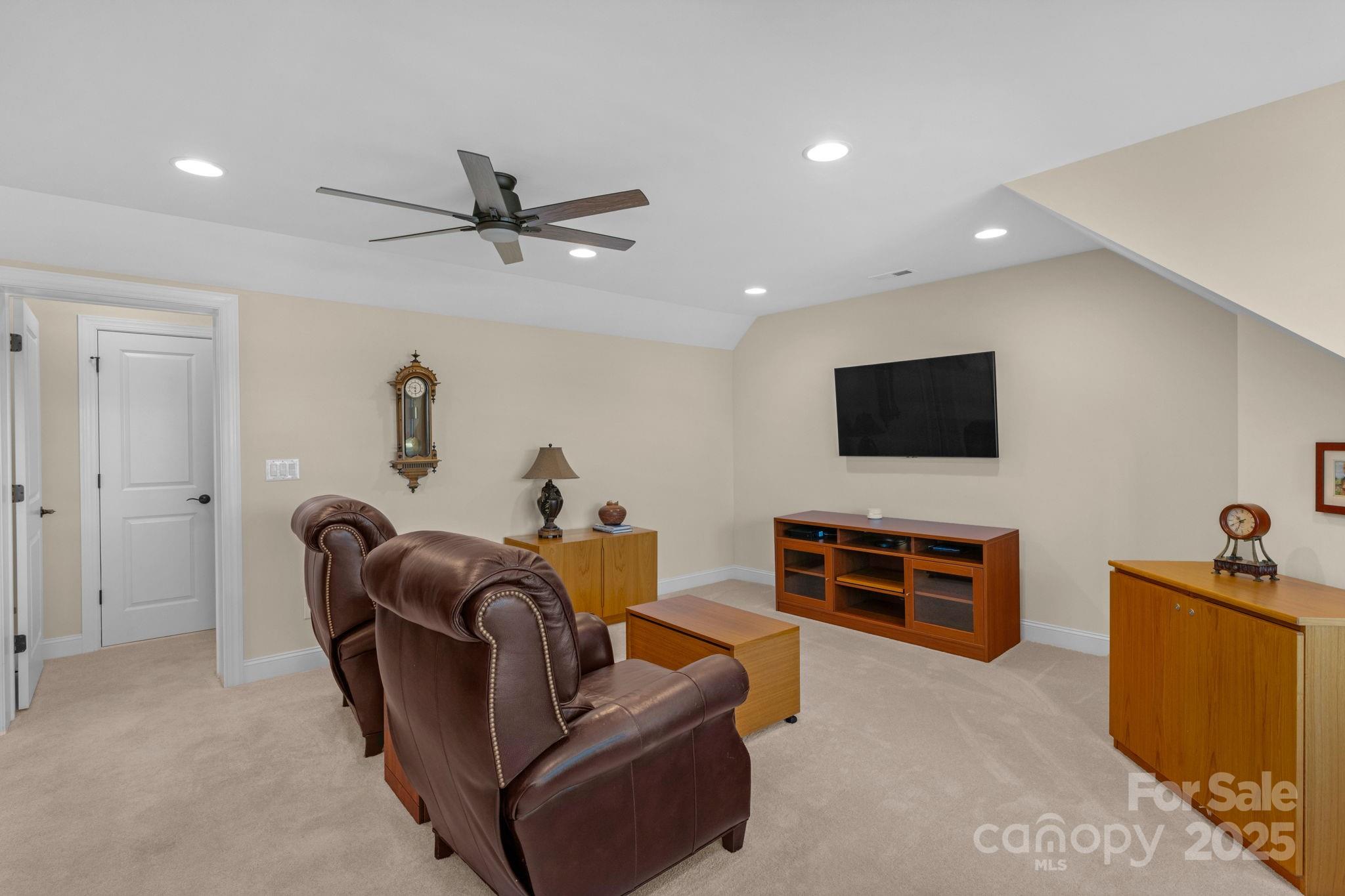 The Courtyards at Wesley Chapel - Residential