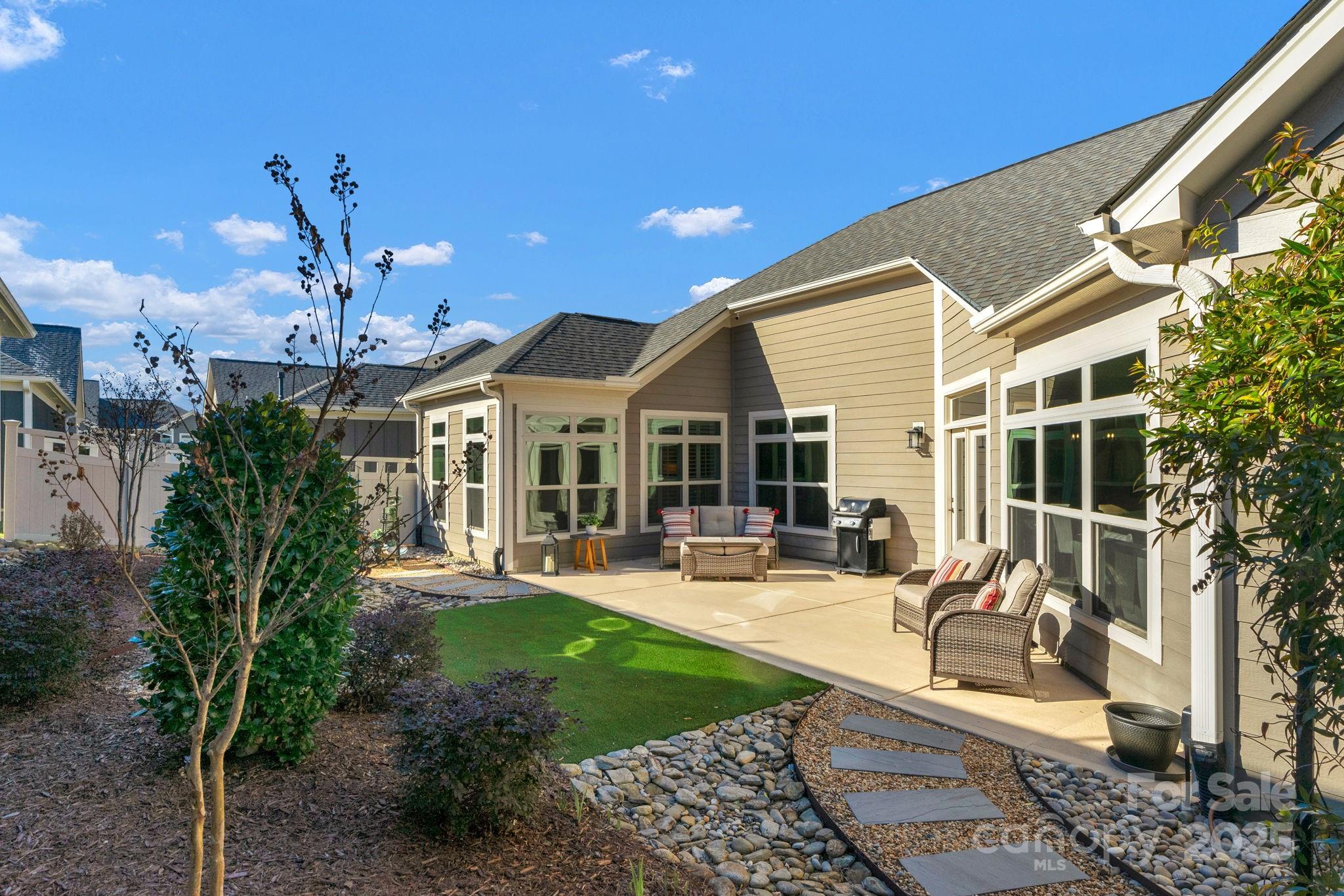 The Courtyards at Wesley Chapel - Residential