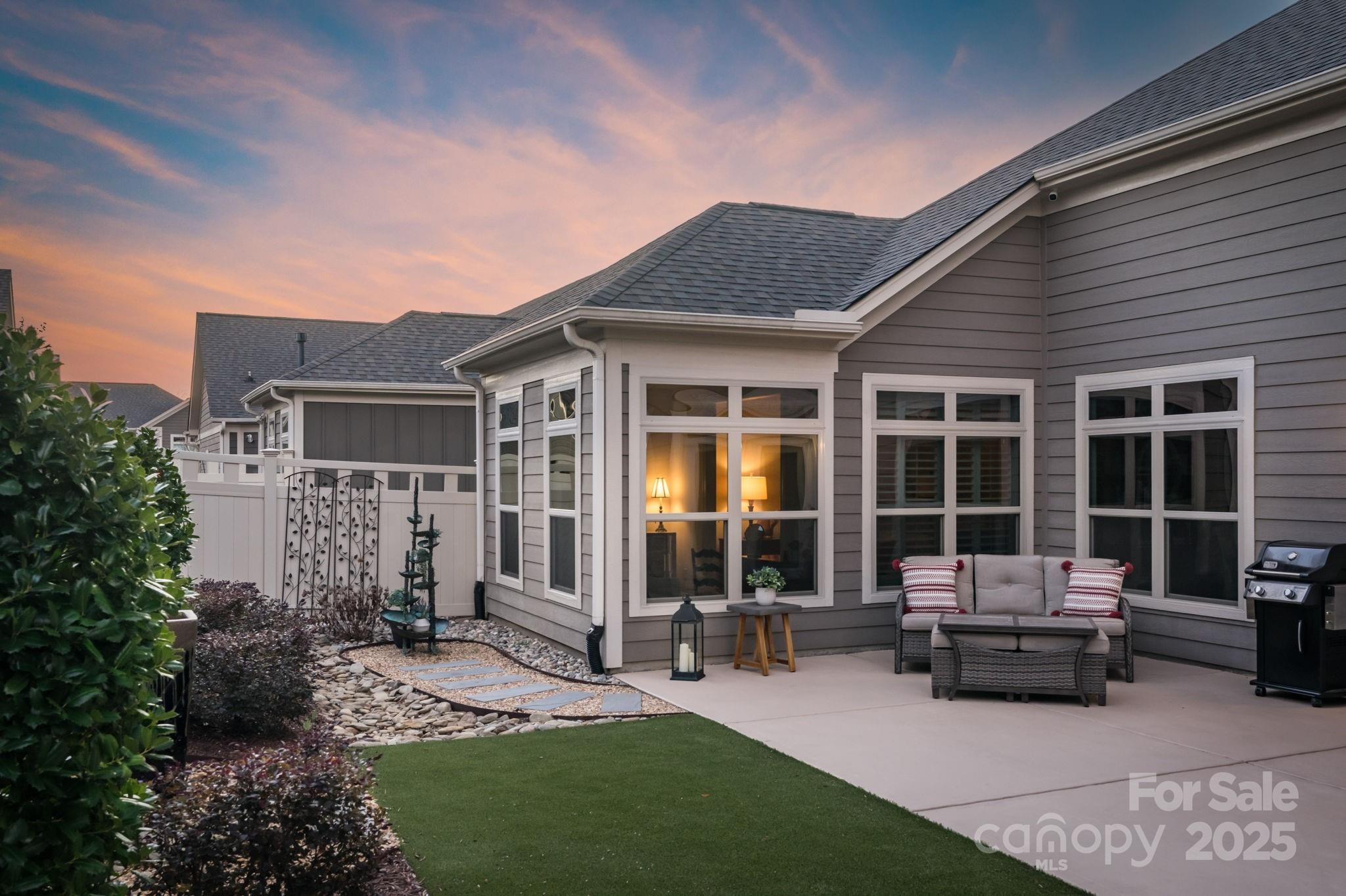 The Courtyards at Wesley Chapel - Residential