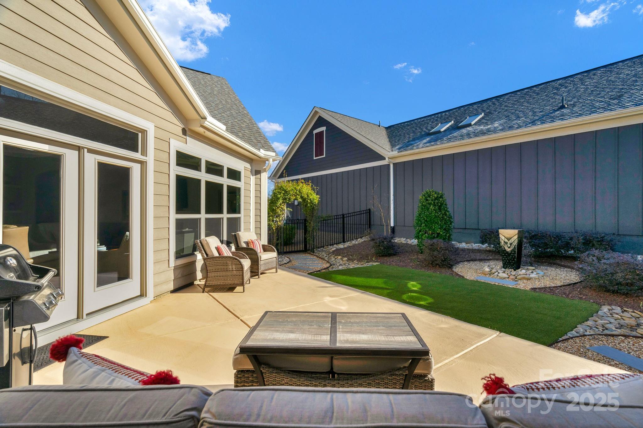 The Courtyards at Wesley Chapel - Residential