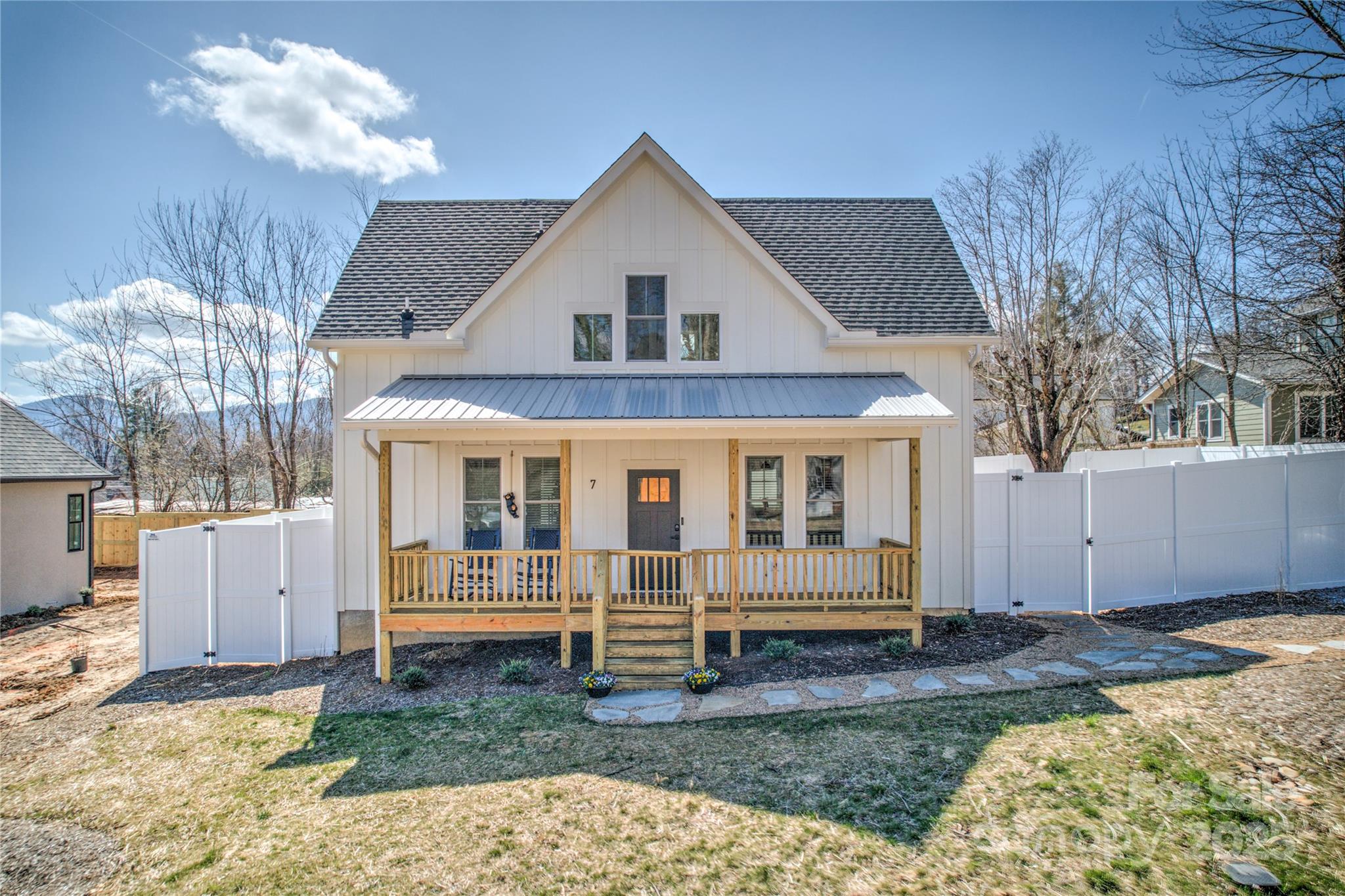 7 Mountain View Avenue