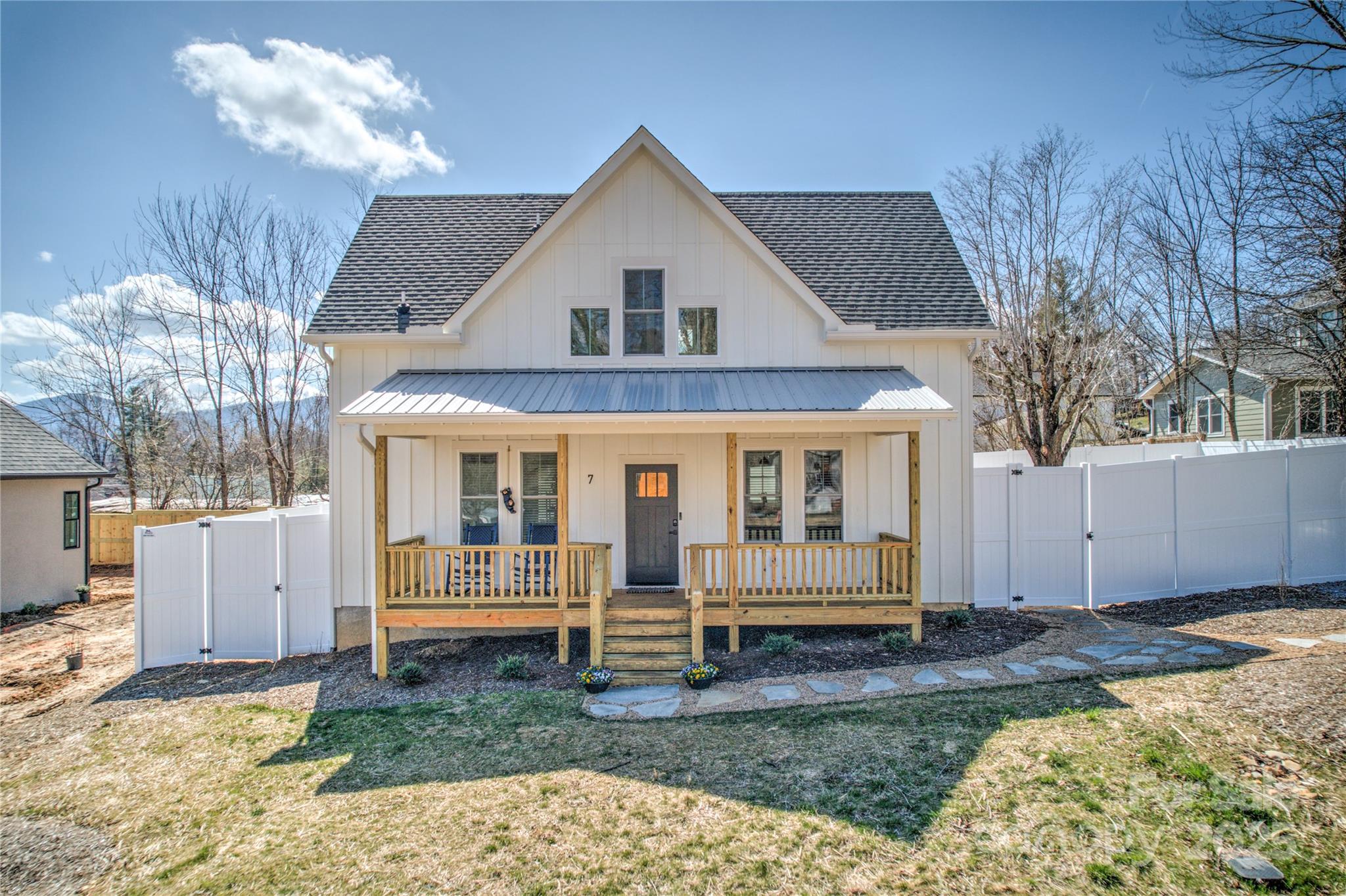 7 Mountain View Avenue