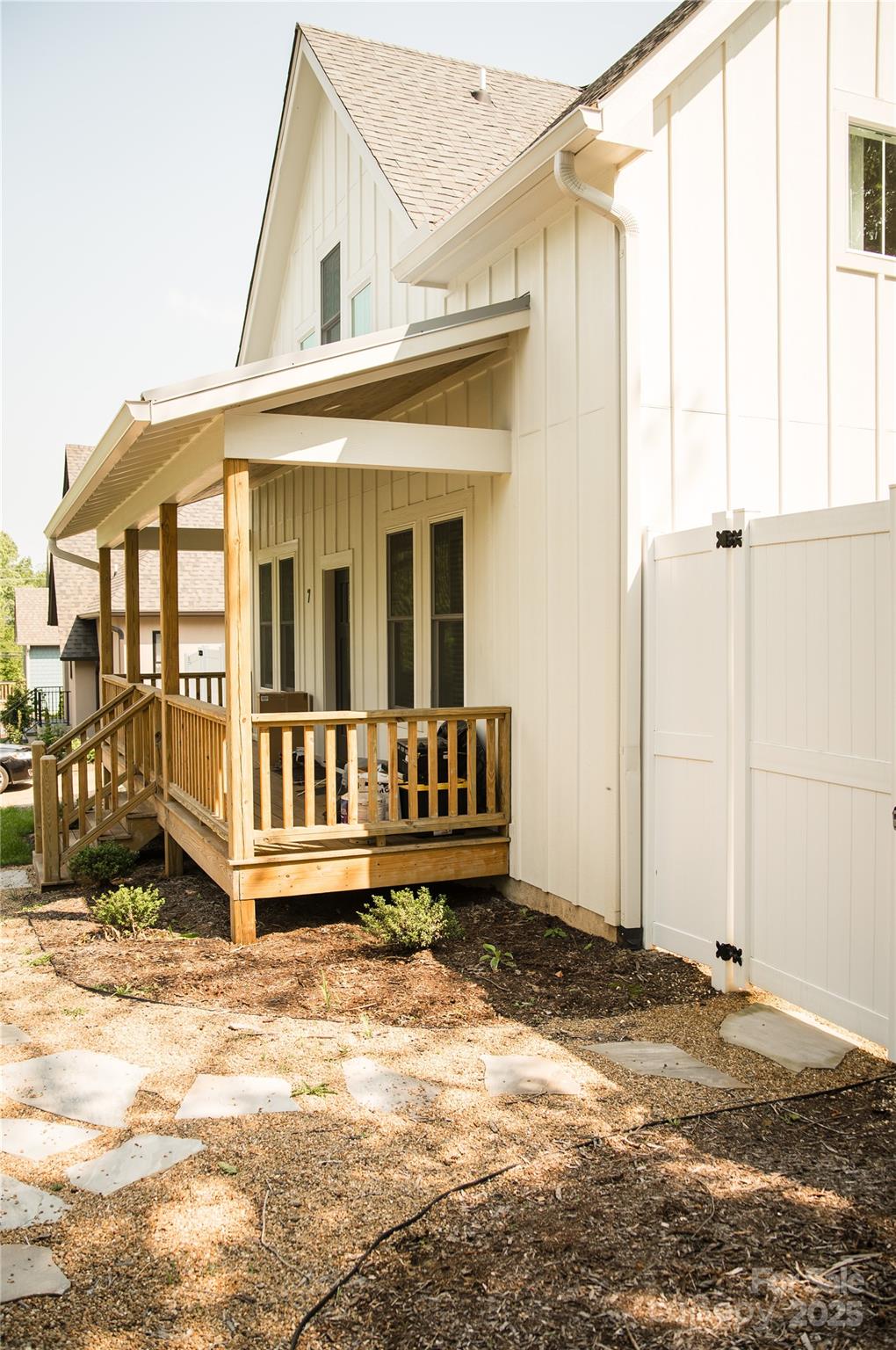 7 Mountain View Avenue