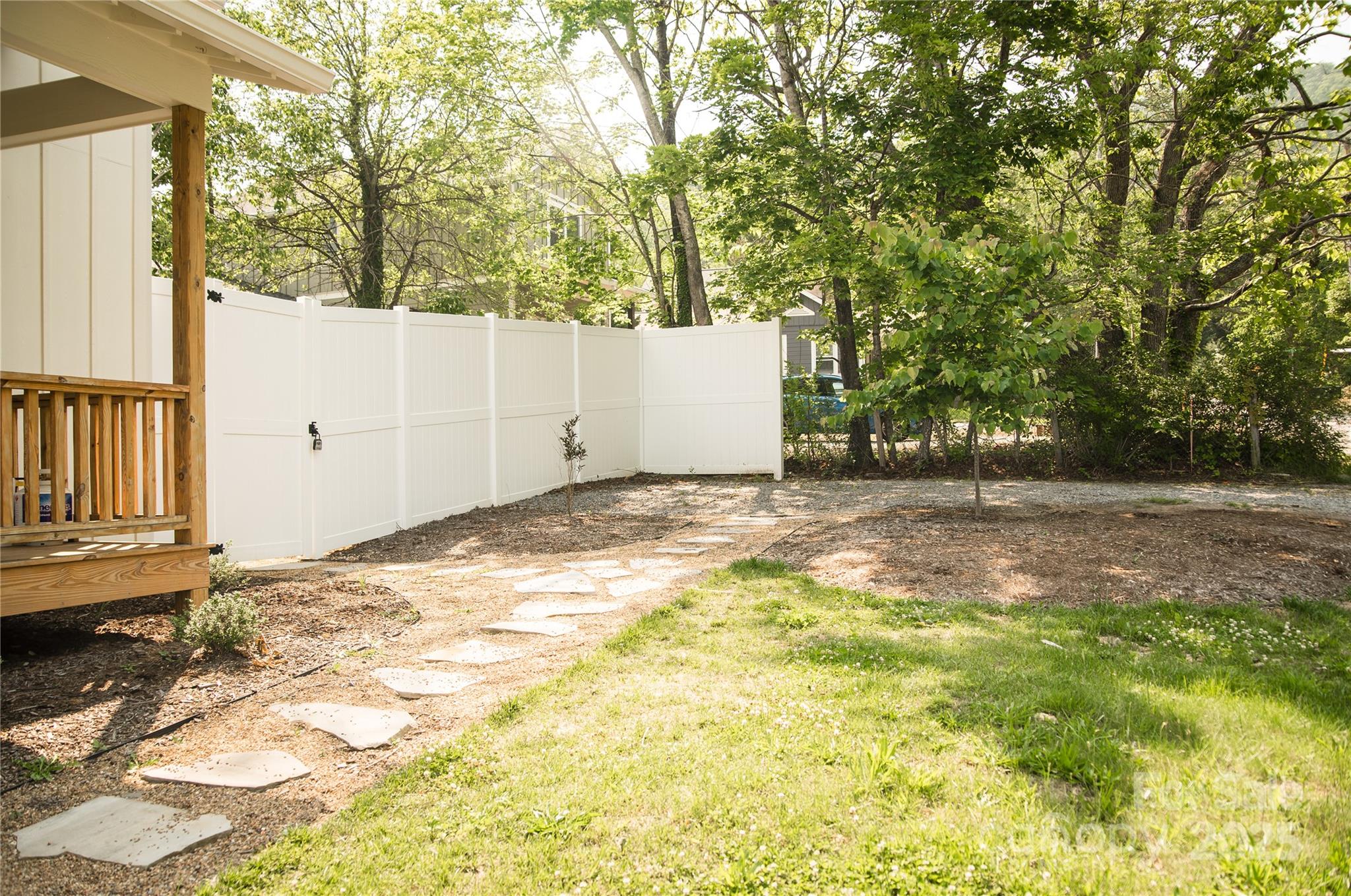 7 Mountain View Avenue
