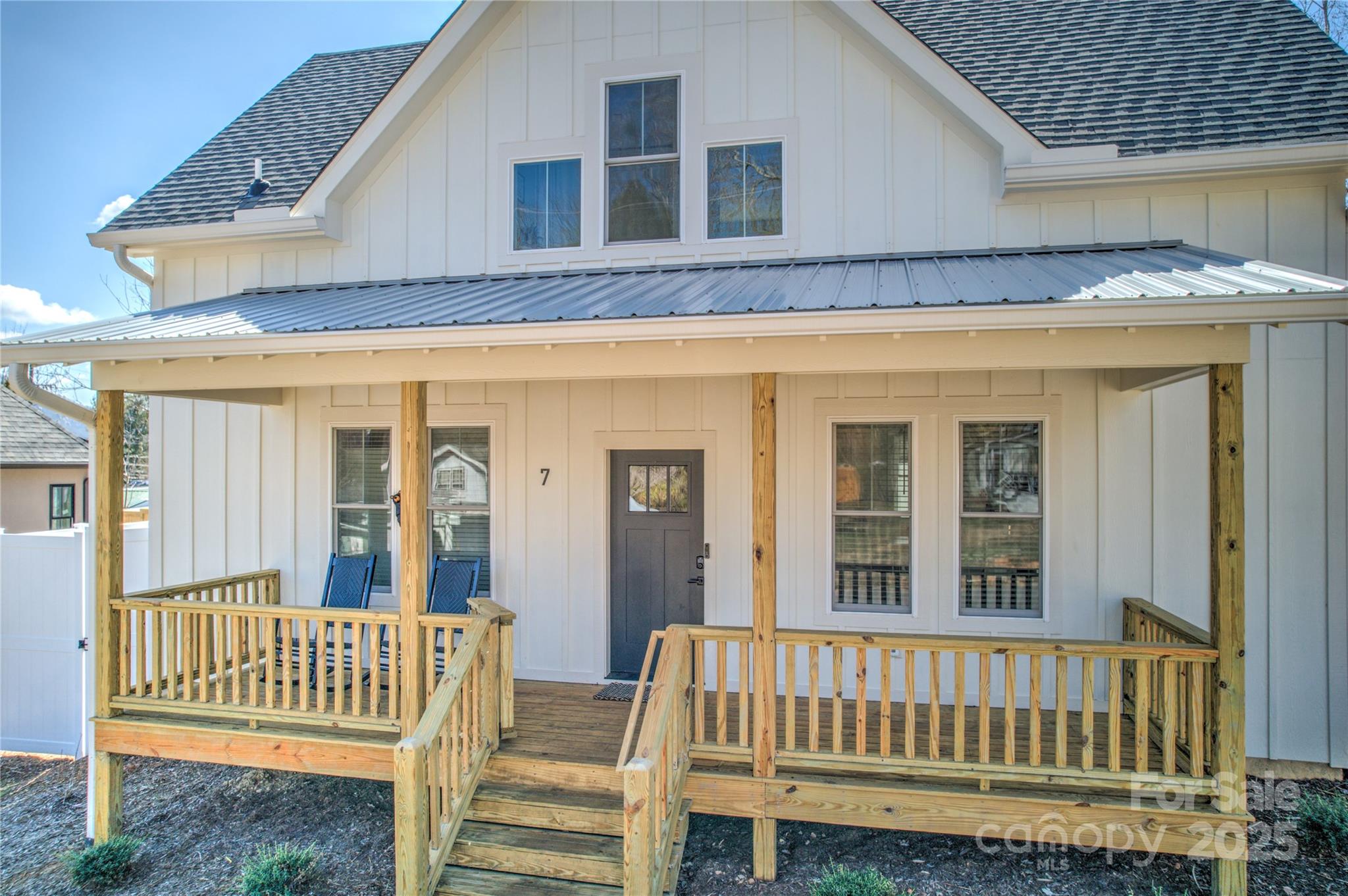 7 Mountain View Avenue