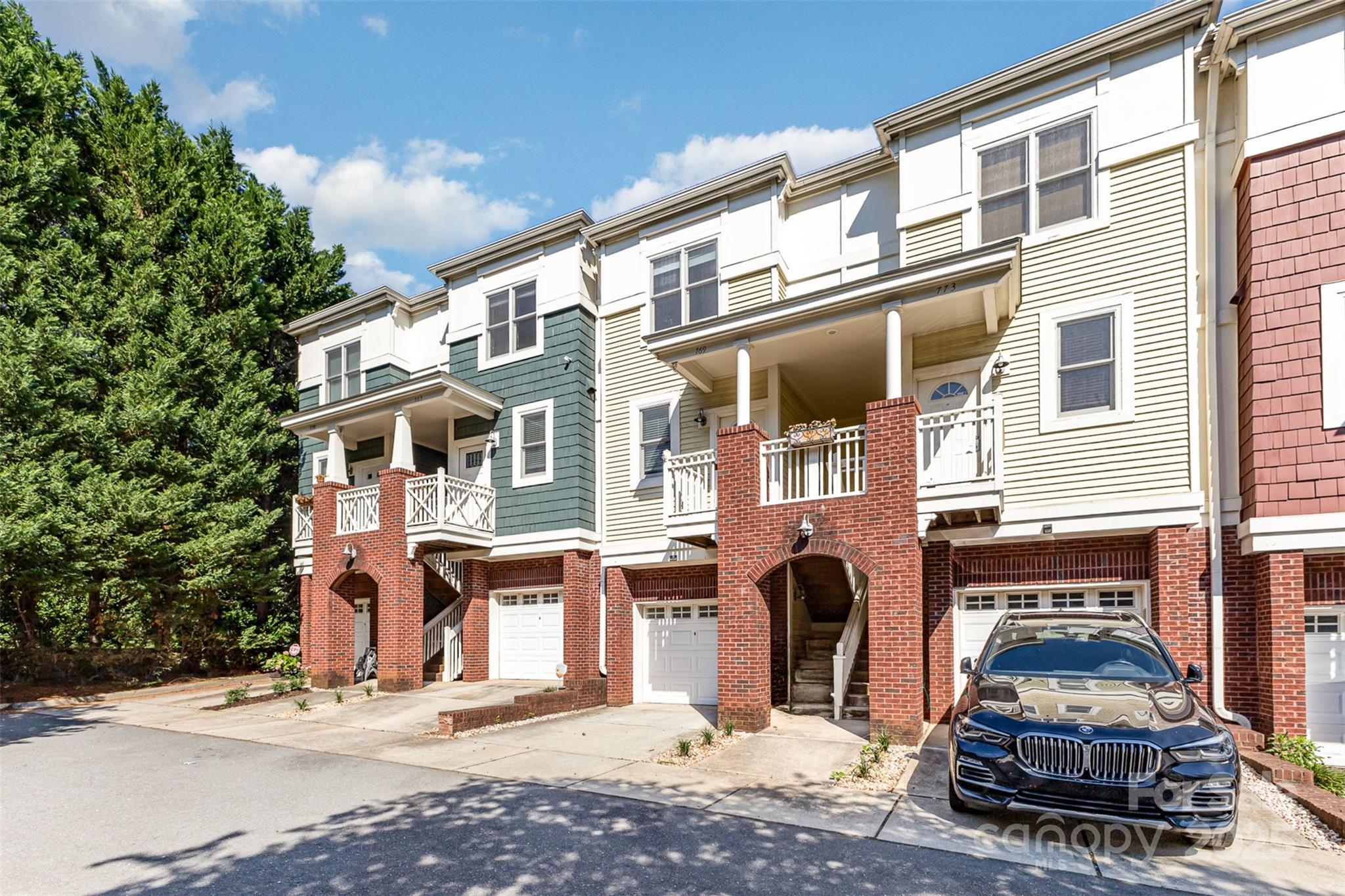 769 Grandin Road