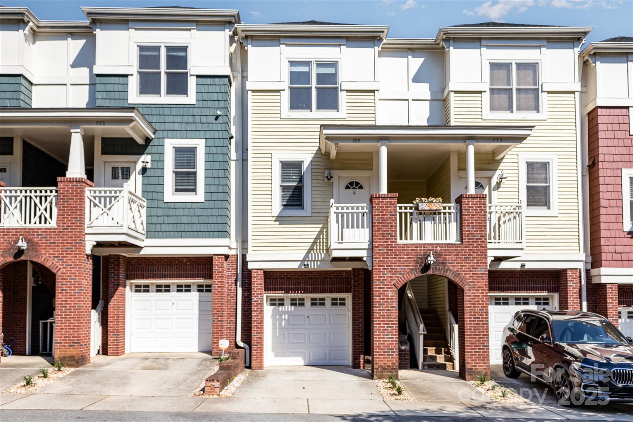 769 Grandin Road