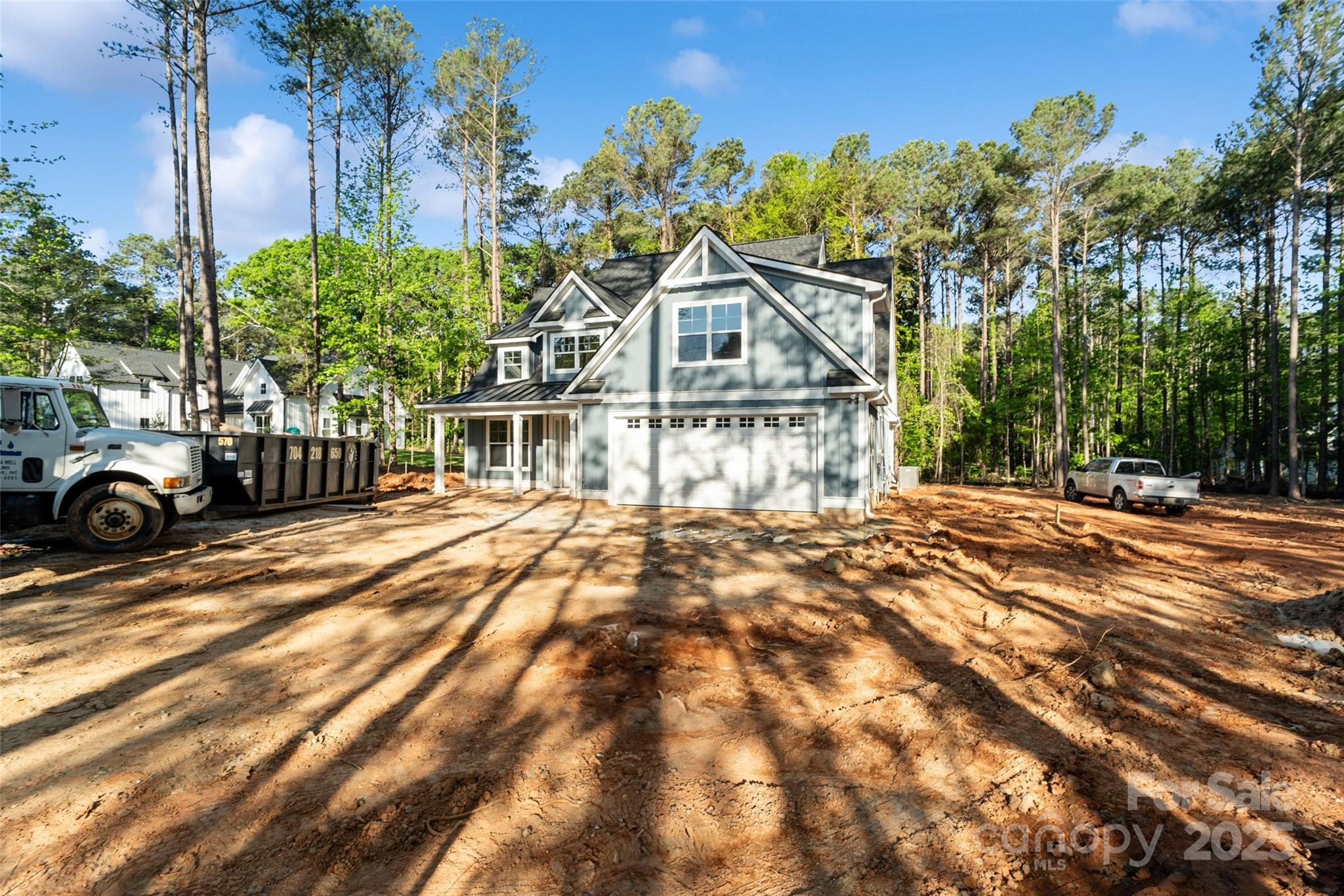 925 TWIN LAKES Road