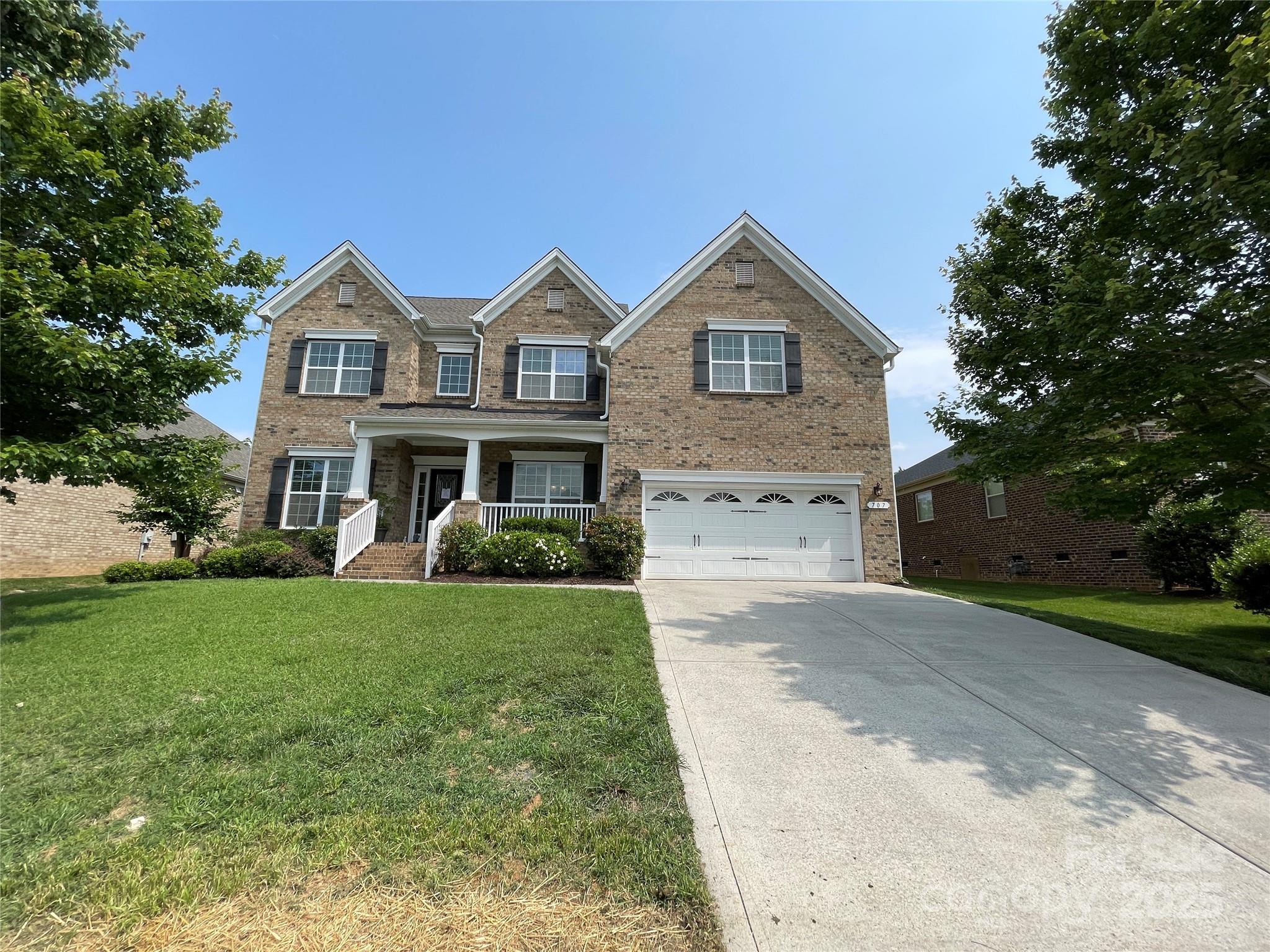 707 Five Leaf Lane