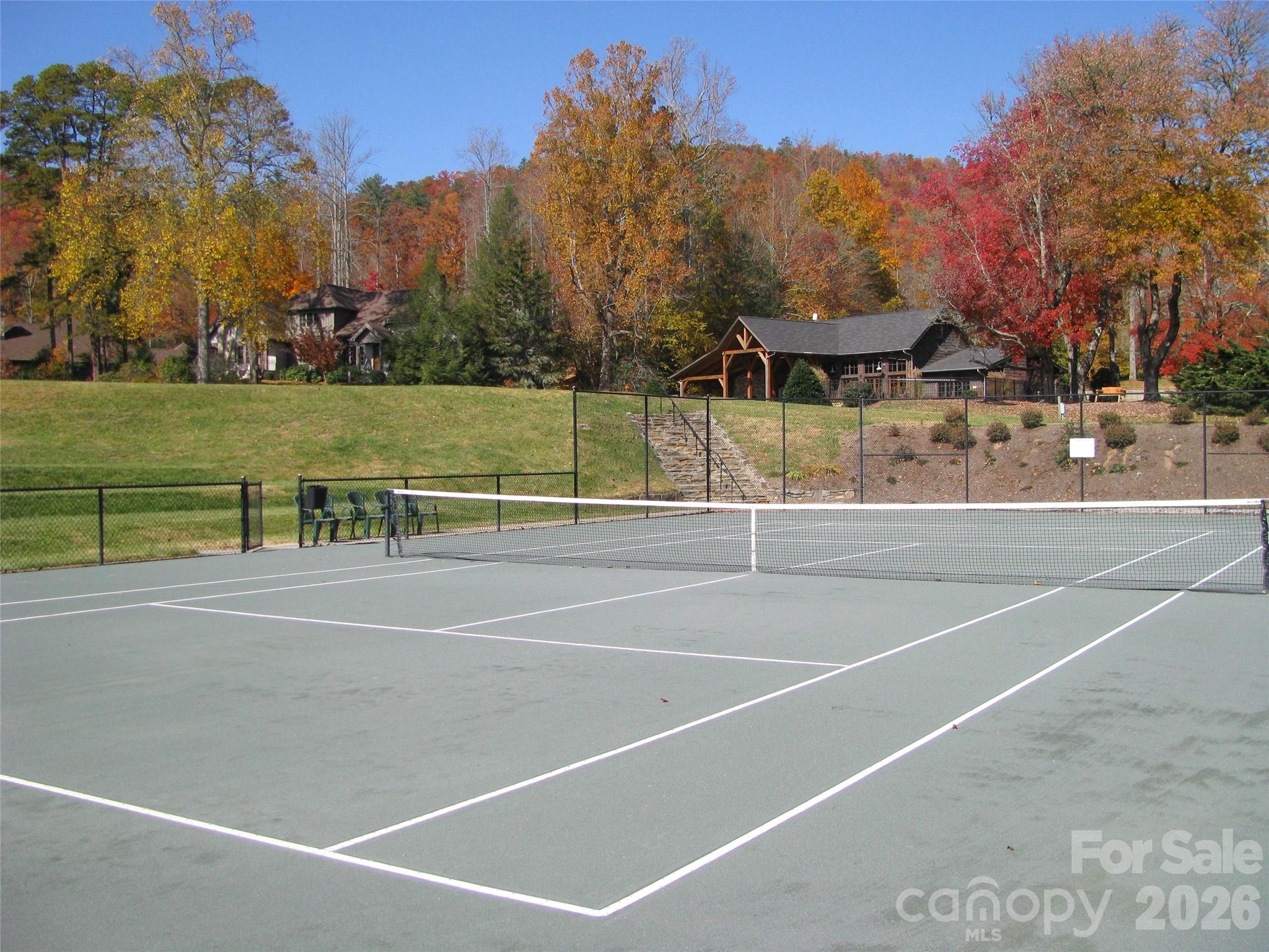 Straus Park - Land
