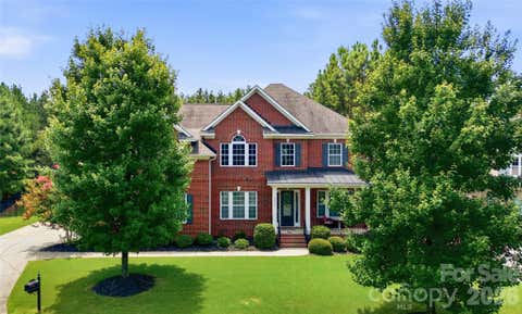 Photo of 16518 Governors Club Court, Charlotte, NC 28278 (MLS # 4356630)