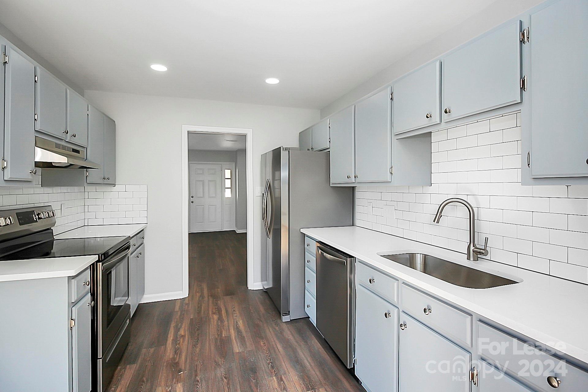 Olde Whitehall - Residential Lease