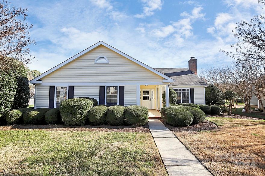 Incredible West Charlotte location with easy access to I-485 and 277.  Close proximity to tons of shopping and dining options including Top Golf, Ayrsley Town Square, and White Hall Commons.
Beautifully remodeled 3-bedroom 2-bathroom home.  The property has been updated throughout including new stainless-steel appliances, quartz countertops, tile backsplash, and refinished cabinets in the chef's style kitchen.  Bedrooms are roomy with fresh paint and flooring!  Both bathrooms have been fully remodeled with custom tile, brand-new cabinetry, and modern light fixtures.
This stunning property features a large yard and covered back deck making this a wonderful place to call home.
Schedule your tour today!

*The fireplace is not functional