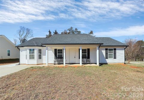 105 Ace Avenue Dallas NC 28034