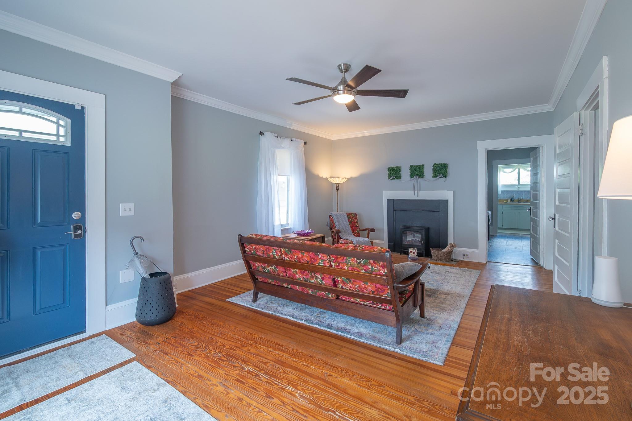 380 Woodlawn Avenue
