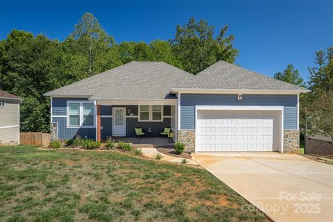 Photo of 1632 Farmington Hills Drive, Conover, NC 28613 (MLS # 4301728)
