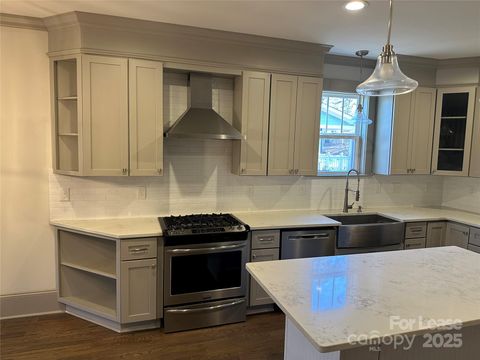Photo of 2520 Greenland Avenue, Charlotte, NC 28208 (MLS # 4330033)