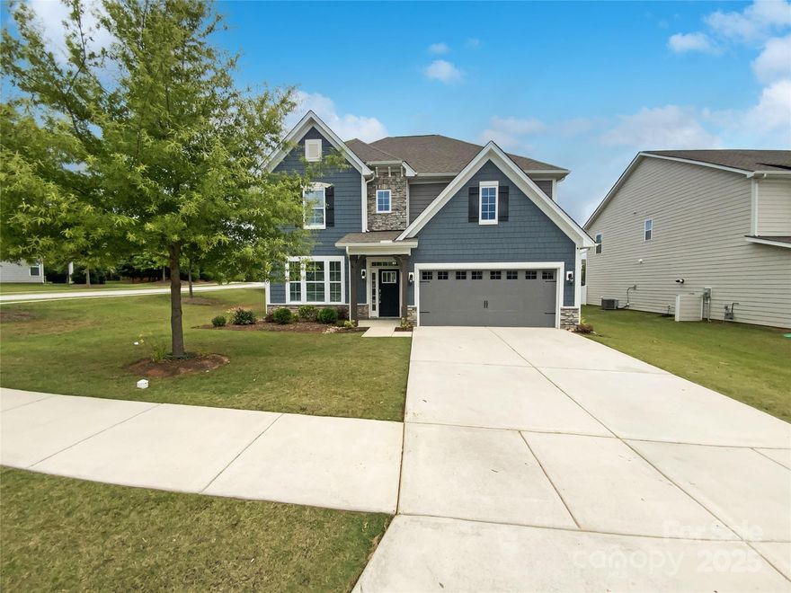 Seller may consider buyer concessions if made in an offer. Welcome to this fabulous area! This home has Fresh Interior Paint. Discover a bright and open interior with plenty of natural light and a neutral color palette, complimented by a fireplace. You'll love cooking in this kitchen, complete with a spacious center island and a sleek backsplash.  The primary bathroom is fully equipped with a separate tub and shower, double sinks, and plenty of under sink storage. Take it easy in the fenced in back yard. The covered sitting area makes it great for BBQs! Don't wait! Make this beautiful home yours.
. 100-Day Home Warranty coverage available at closing