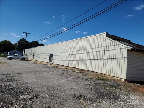 Photo of 1720 HWY 70 Highway SW, Hickory, NC 28602 (MLS # 4311549)