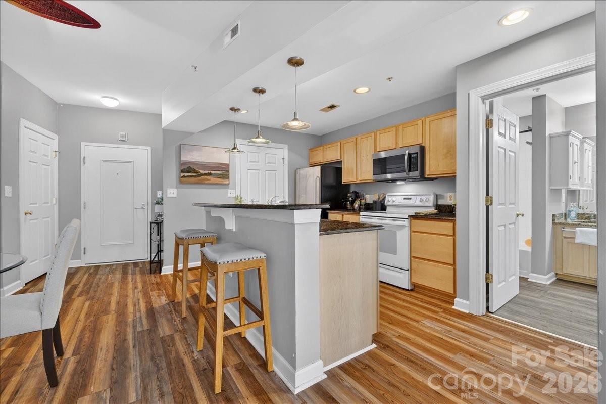 Gateway Plaza - Residential