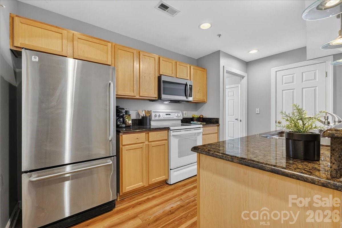 Gateway Plaza - Residential