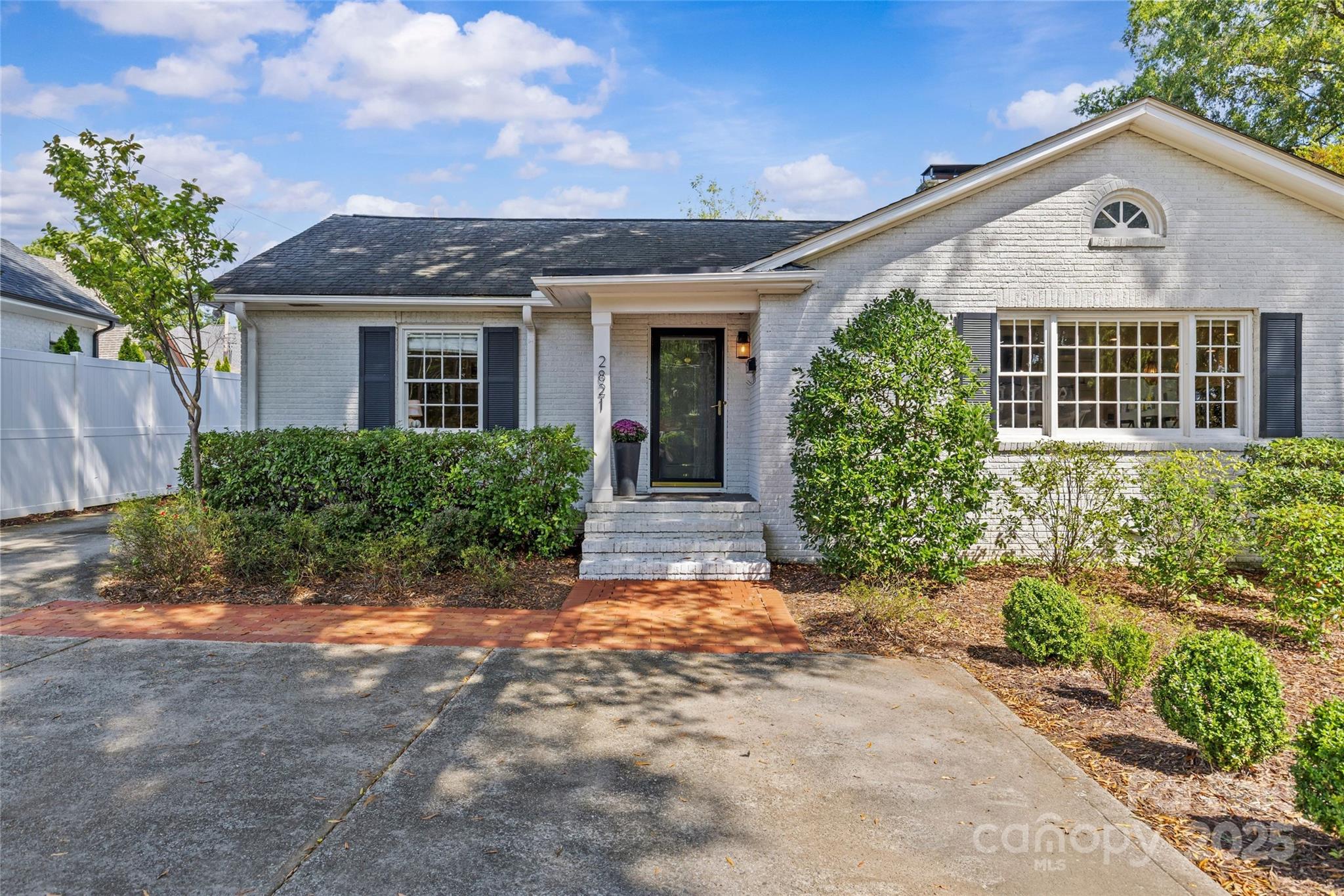 2821 Sharon Road