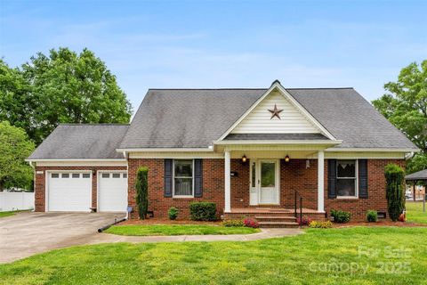 102 Sussex Avenue Cherryville NC 28021