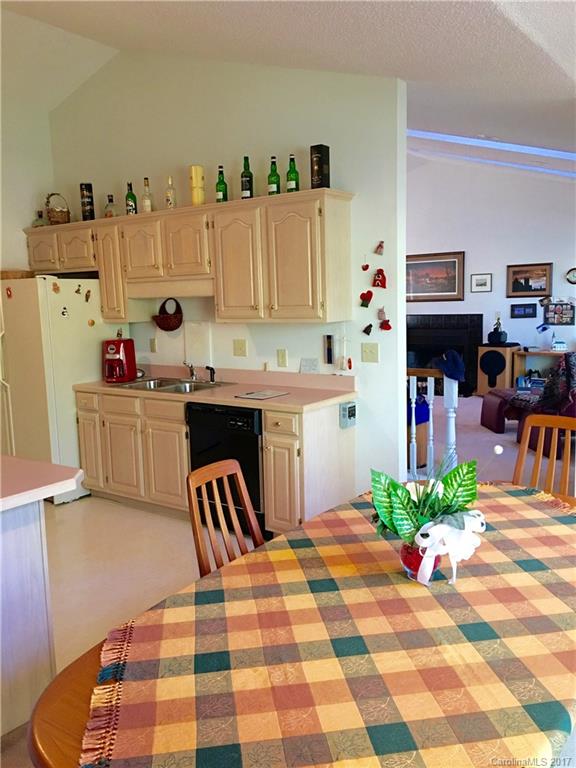 Laurel Pointe - Residential