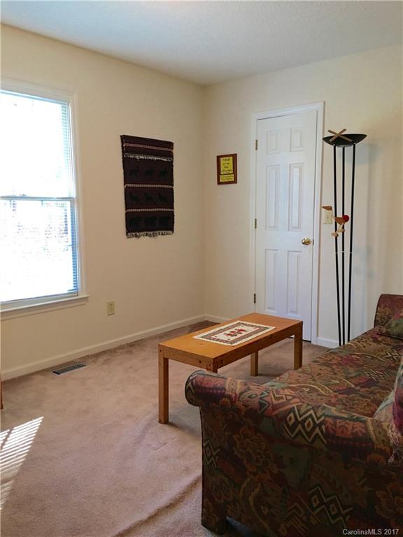 Laurel Pointe - Residential