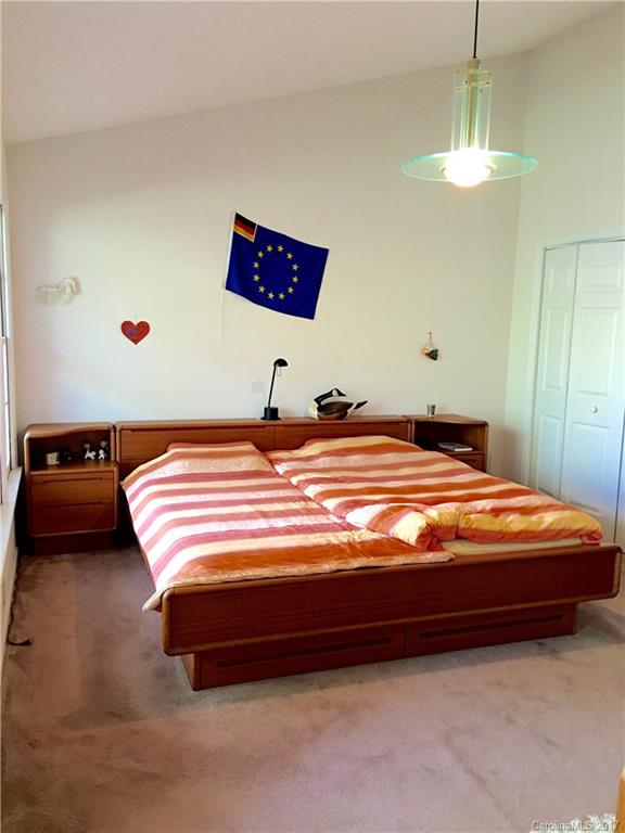 Laurel Pointe - Residential