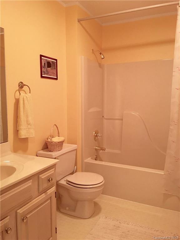 Laurel Pointe - Residential