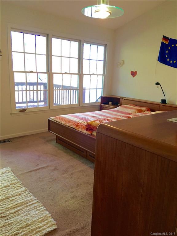 Laurel Pointe - Residential