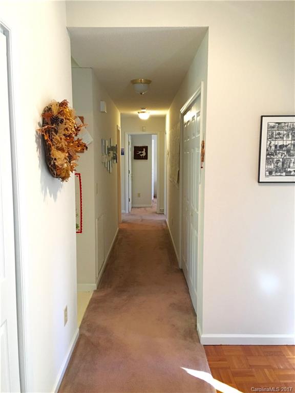 Laurel Pointe - Residential