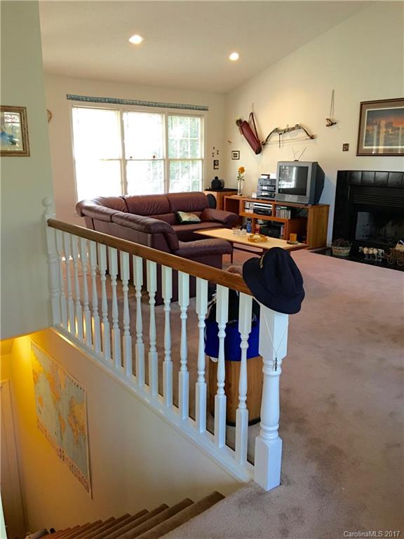 Laurel Pointe - Residential