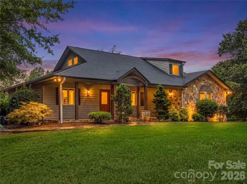 Photo of 711 Meadow Crest Road, Tryon, NC 28782 (MLS # 4399879)