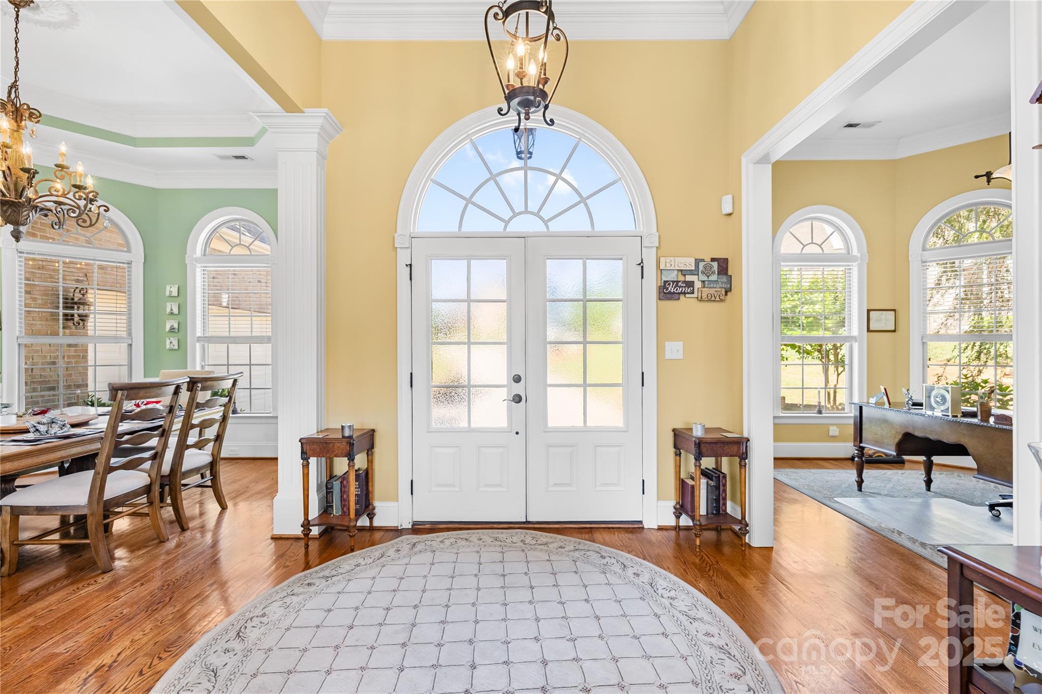 458 Inverness Place